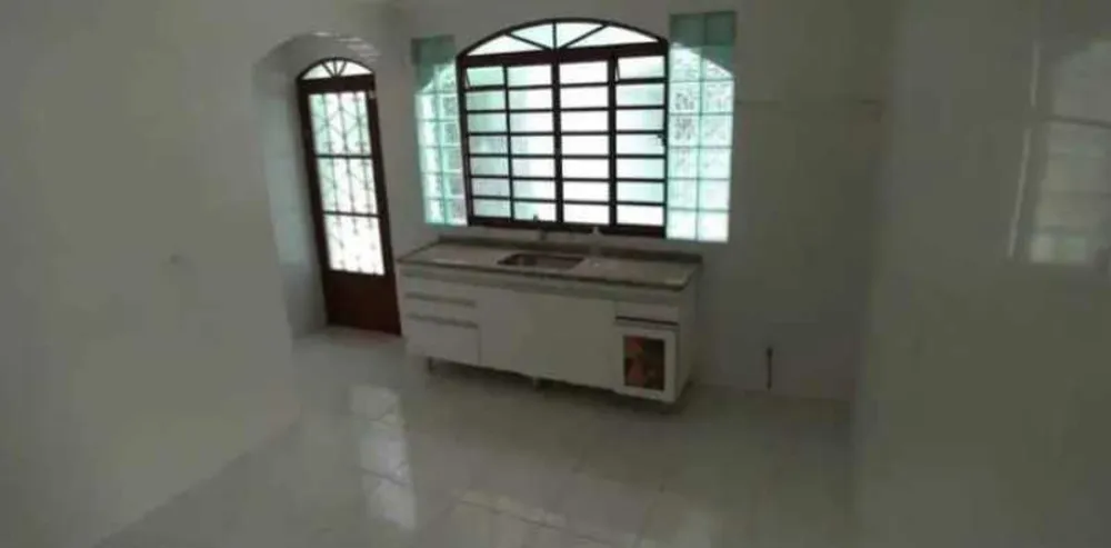 Casa, 3 quartos, 250 m² - Foto 4