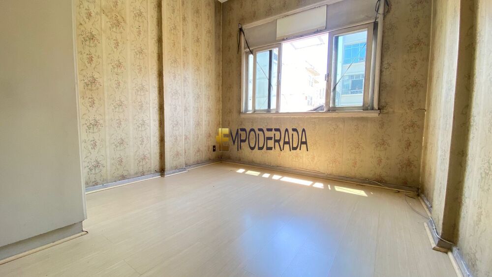 Apartamento à venda com 2 quartos, 70m² - Foto 4