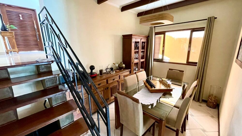 Casa à venda com 3 quartos, 360m² - Foto 2