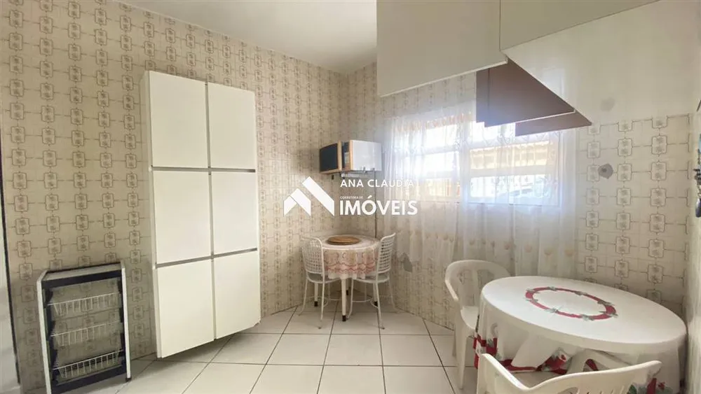 Casa, 3 quartos, 194 m² - Foto 2