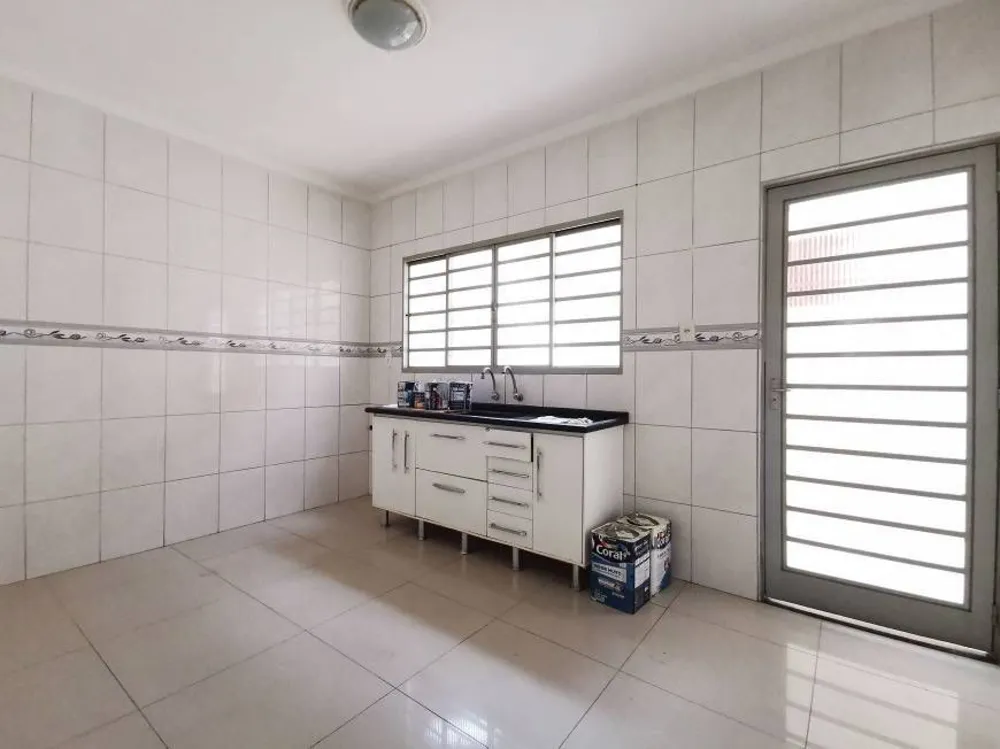Casa, 4 quartos, 250 m² - Foto 3