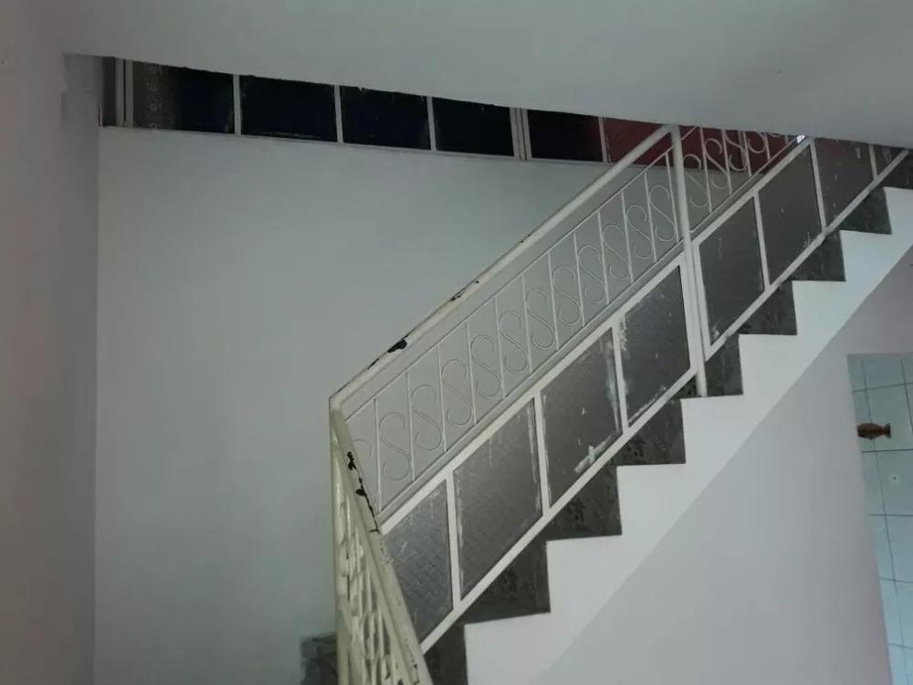 Sobrado à venda com 3 quartos, 190m² - Foto 2