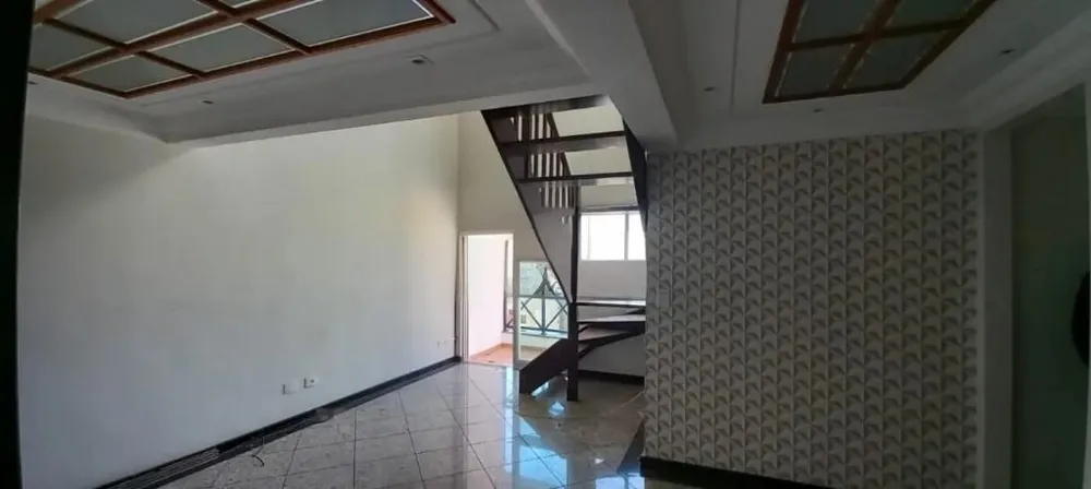 Cobertura, 3 quartos, 210 m² - Foto 2