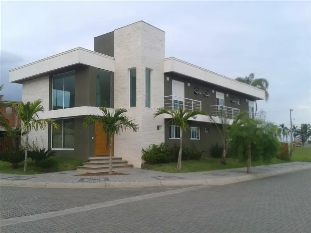 Sobrado, 3 quartos, 390 m² - Foto 1