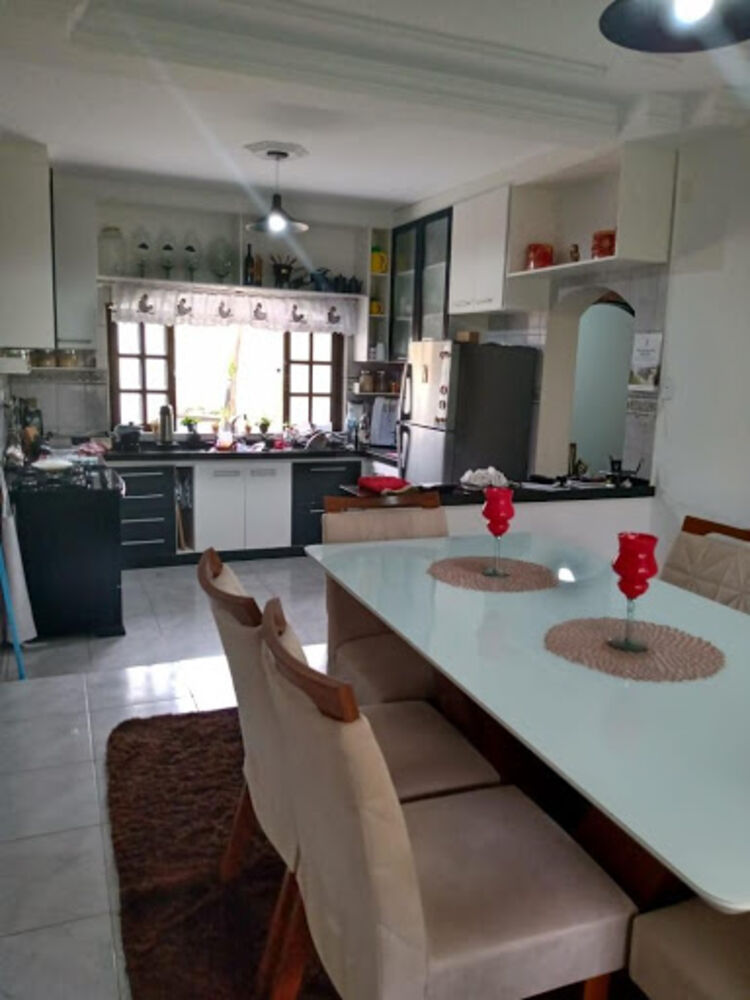Sobrado, 3 quartos, 310 m² - Foto 1