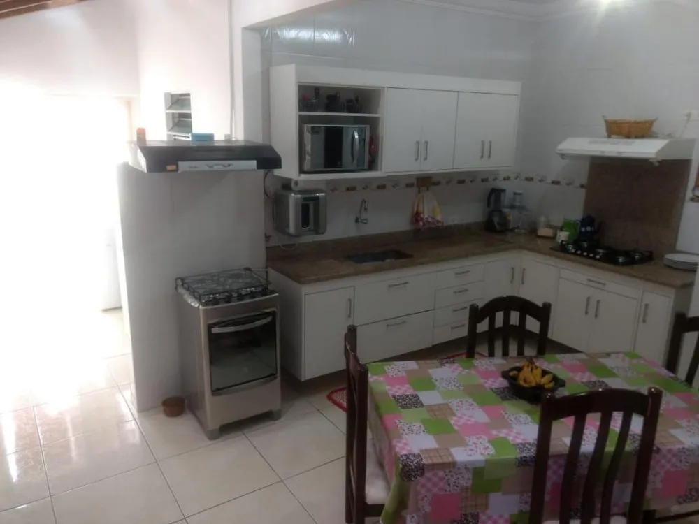 Casa, 3 quartos, 233 m² - Foto 3