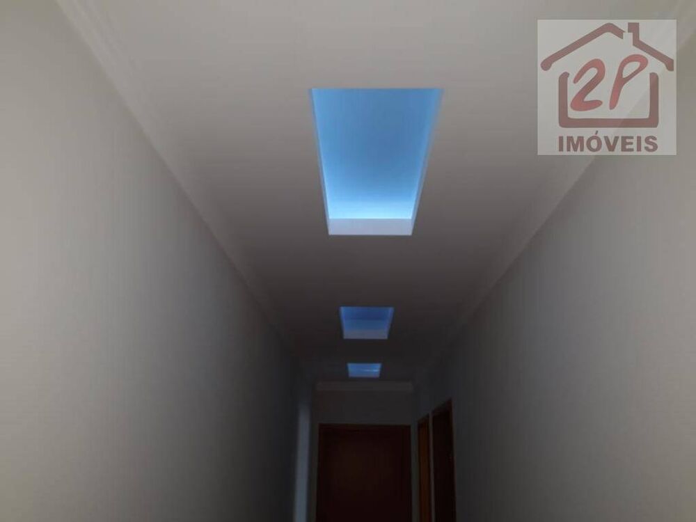 Apartamento à venda com 2 quartos, 70m² - Foto 4