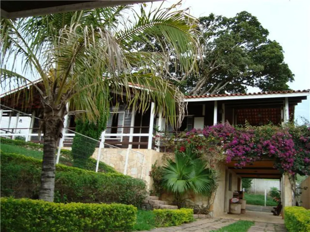 Chácara, 3 quartos, 900 m² - Foto 1