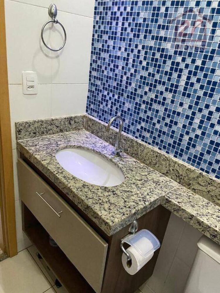 Apartamento à venda com 2 quartos, 70m² - Foto 4