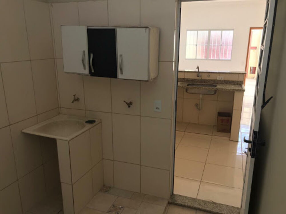Casa à venda com 2 quartos, 55m² - Foto 4