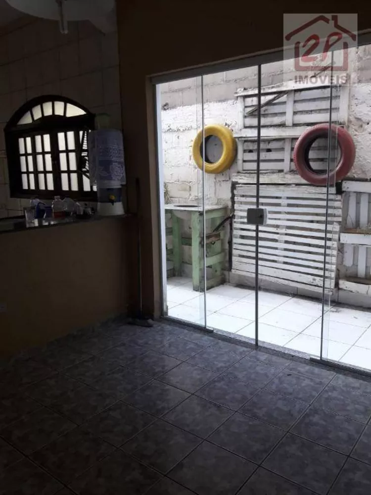 Sobrado à venda com 3 quartos, 180m² - Foto 3