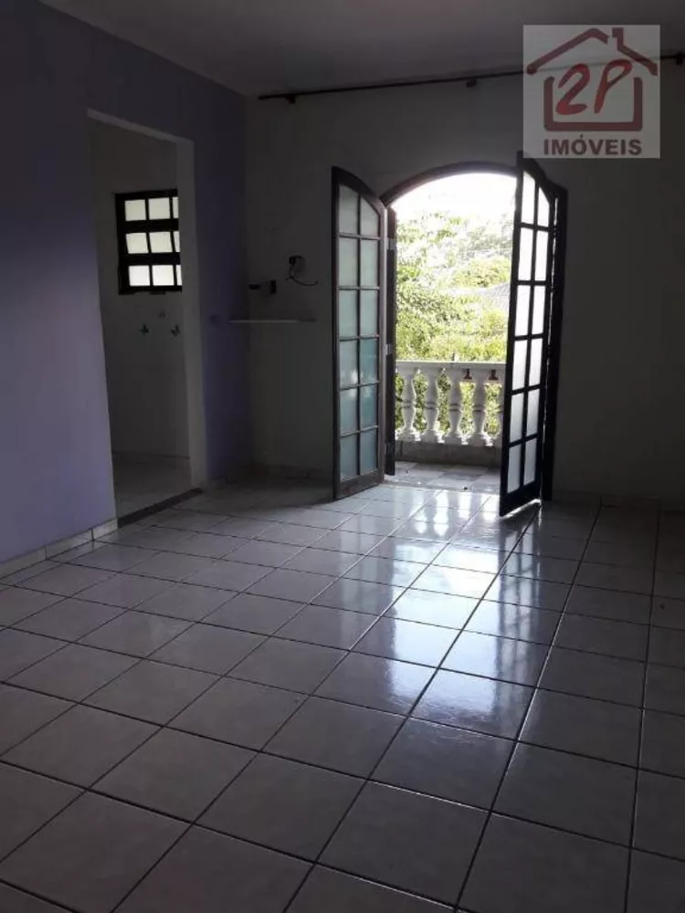 Sobrado à venda com 3 quartos, 180m² - Foto 2