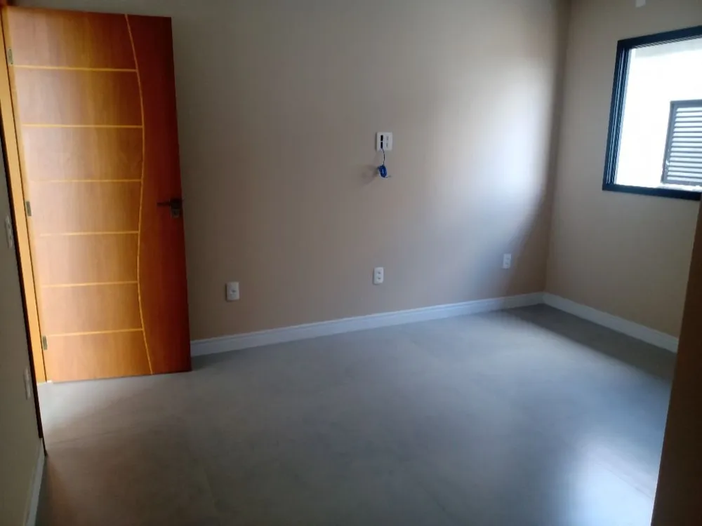 Casa, 3 quartos, 201 m² - Foto 1