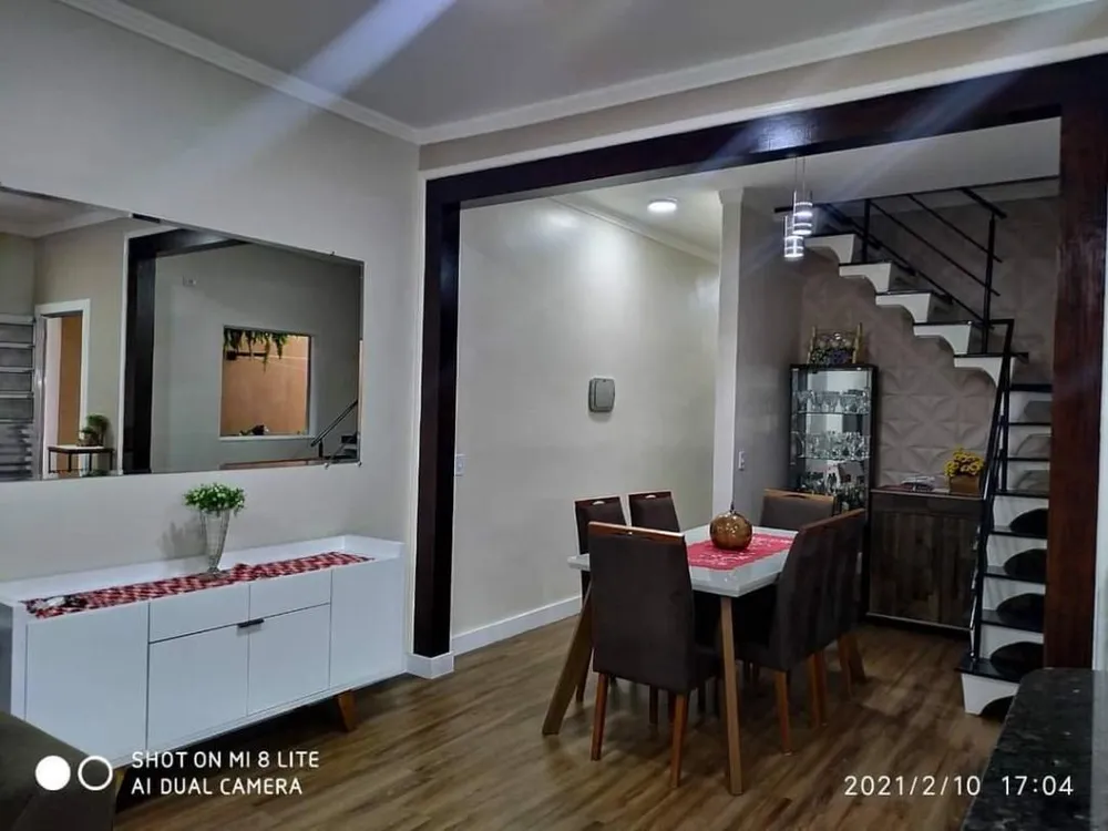 Sobrado, 4 quartos, 208 m² - Foto 1