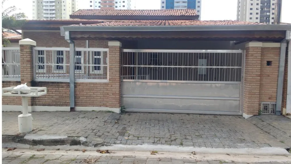 Casa, 4 quartos, 272 m² - Foto 1
