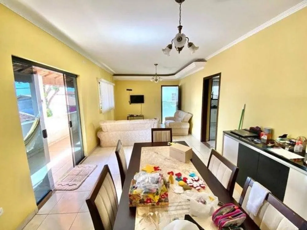 Sobrado, 3 quartos, 299 m² - Foto 1