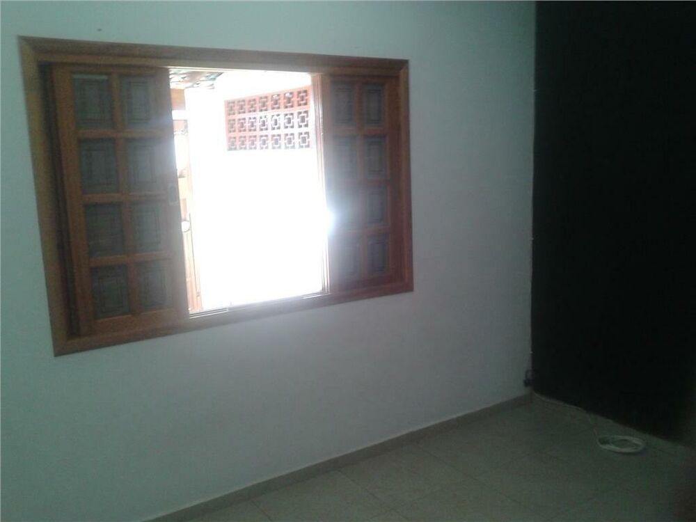 Casa à venda com 2 quartos, 110m² - Foto 4