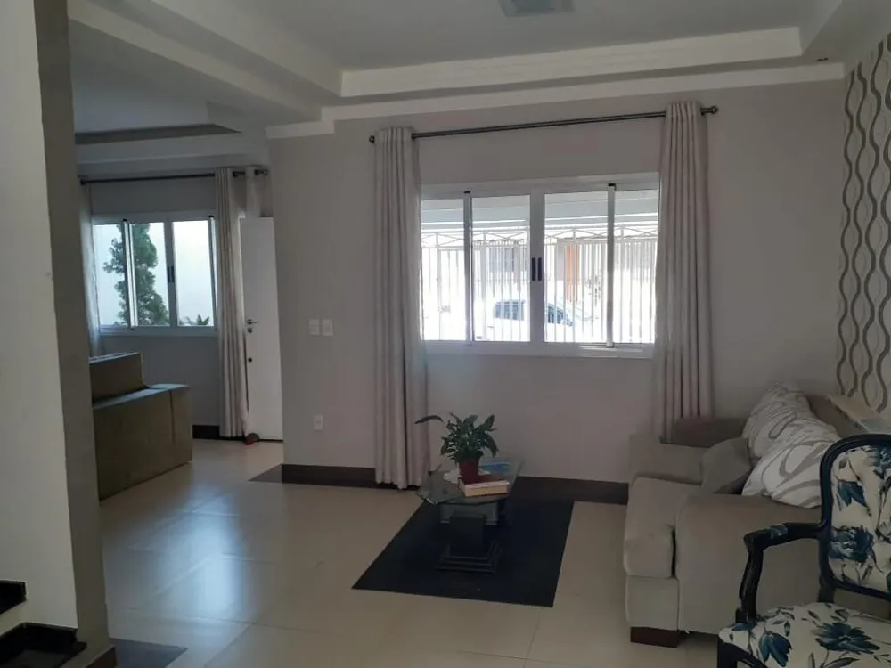 Casa, 3 quartos, 200 m² - Foto 3