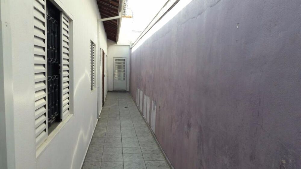 Casa à venda com 3 quartos, 120m² - Foto 2