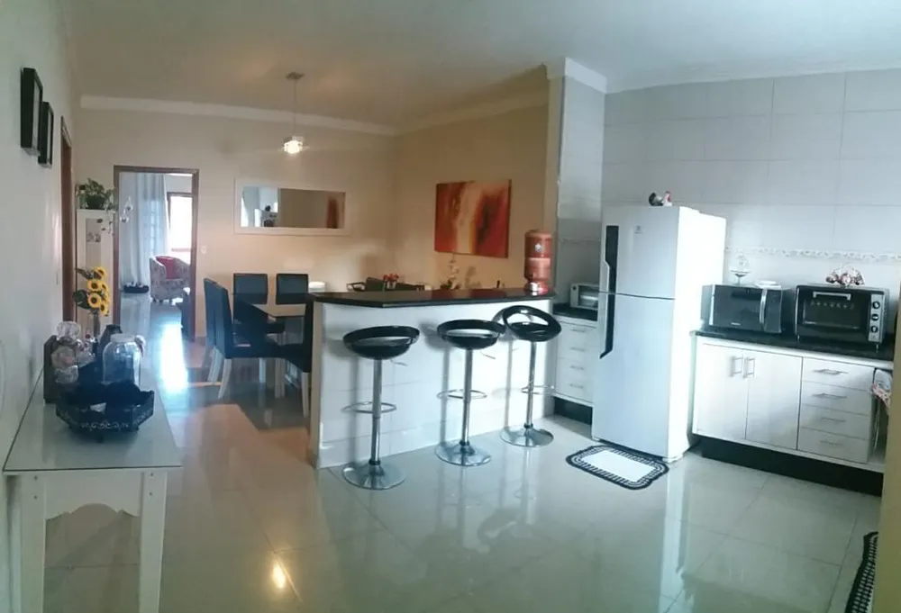 Sobrado, 3 quartos, 390 m² - Foto 1