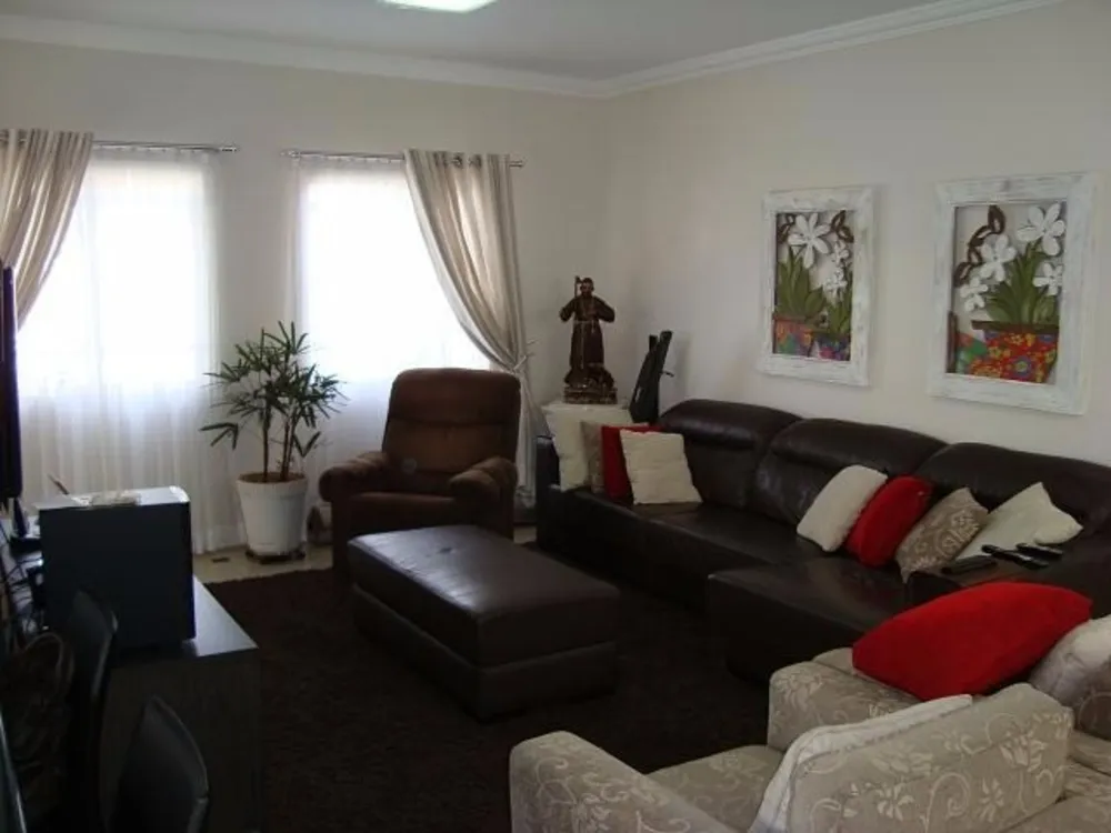 Casa, 3 quartos, 190 m² - Foto 2