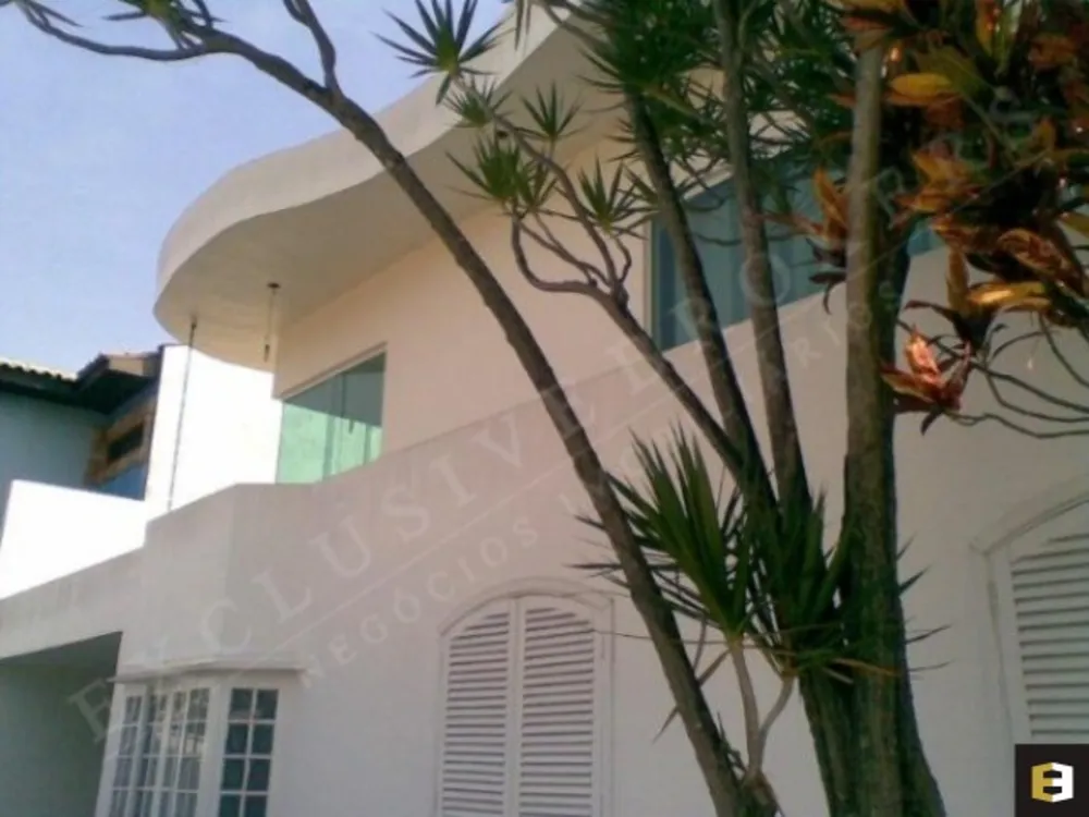 Casa, 5 quartos, 255 m² - Foto 1