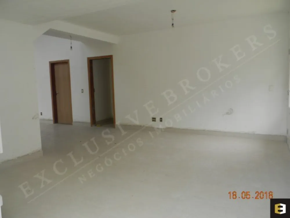 Casa, 3 quartos, 240 m² - Foto 1