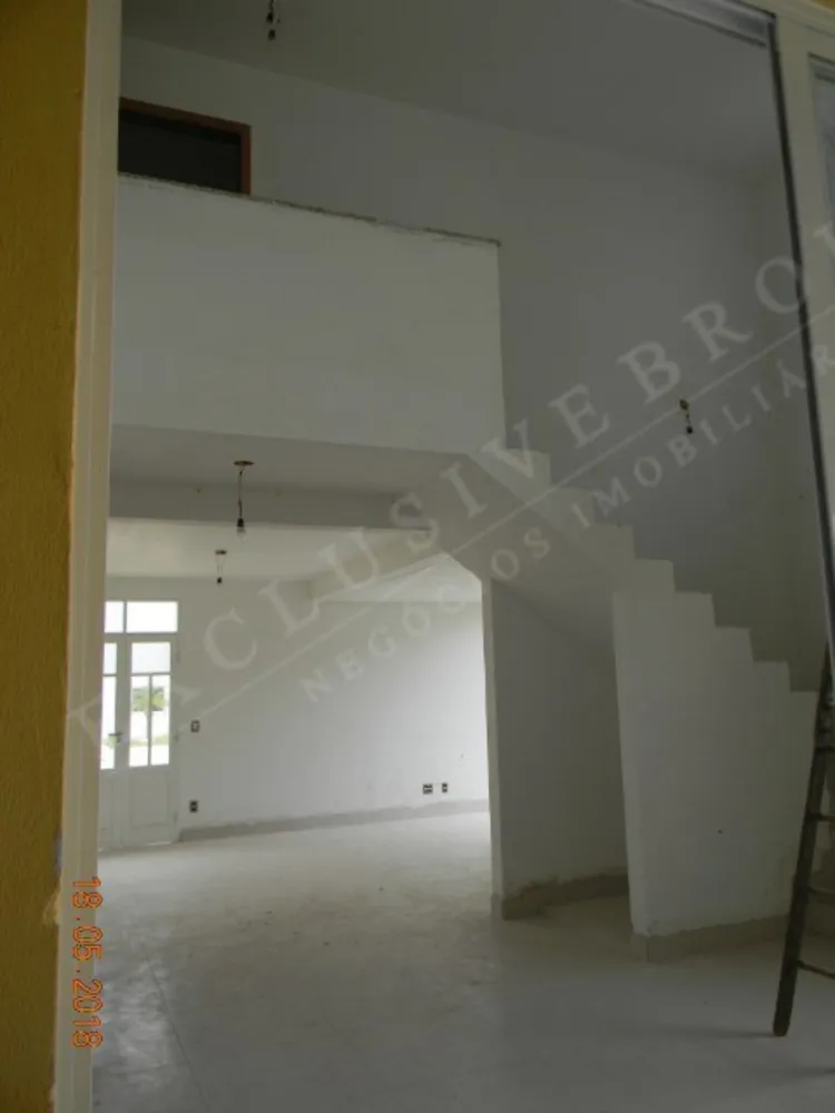 Casa, 3 quartos, 240 m² - Foto 2