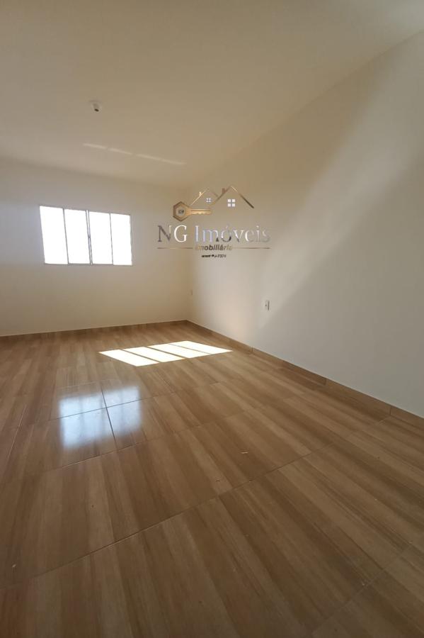 Casa à venda com 2 quartos, 50m² - Foto 2