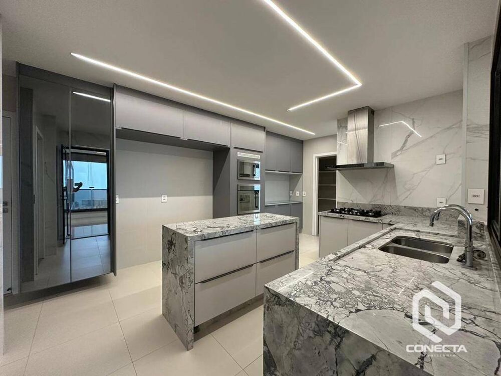 Apartamento, 4 quartos, 305 m² - Foto 1