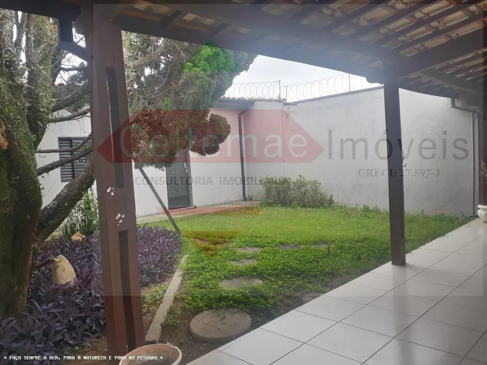 Casa, 5 quartos, 248 m² - Foto 1