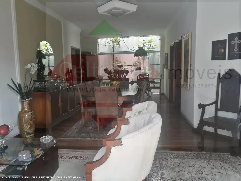 Casa, 5 quartos, 248 m² - Foto 2