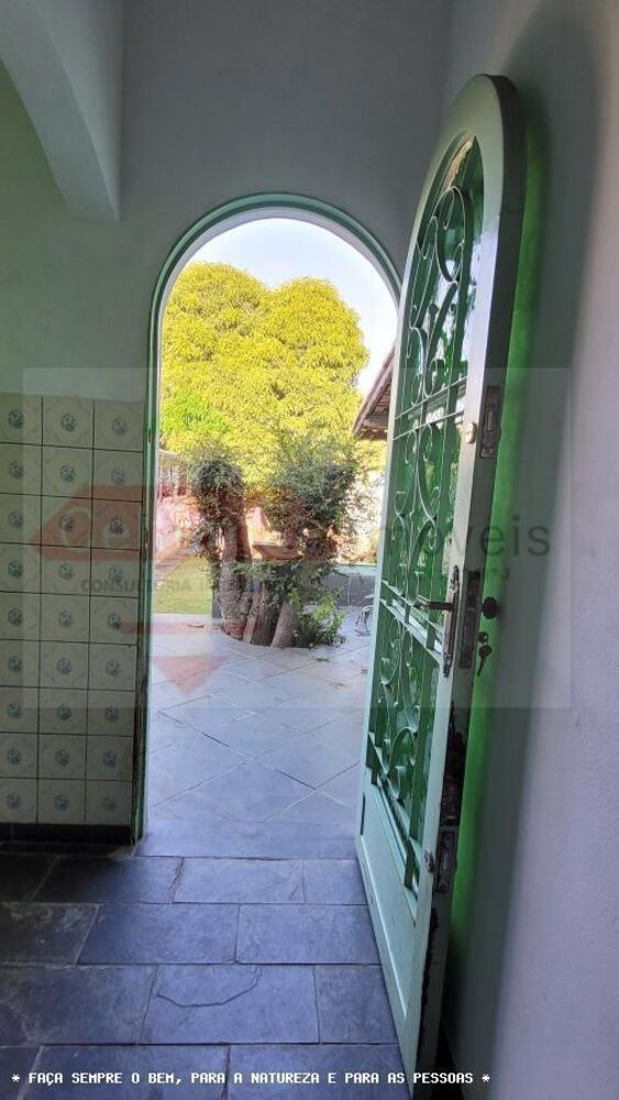 Casa, 3 quartos, 218 m² - Foto 1