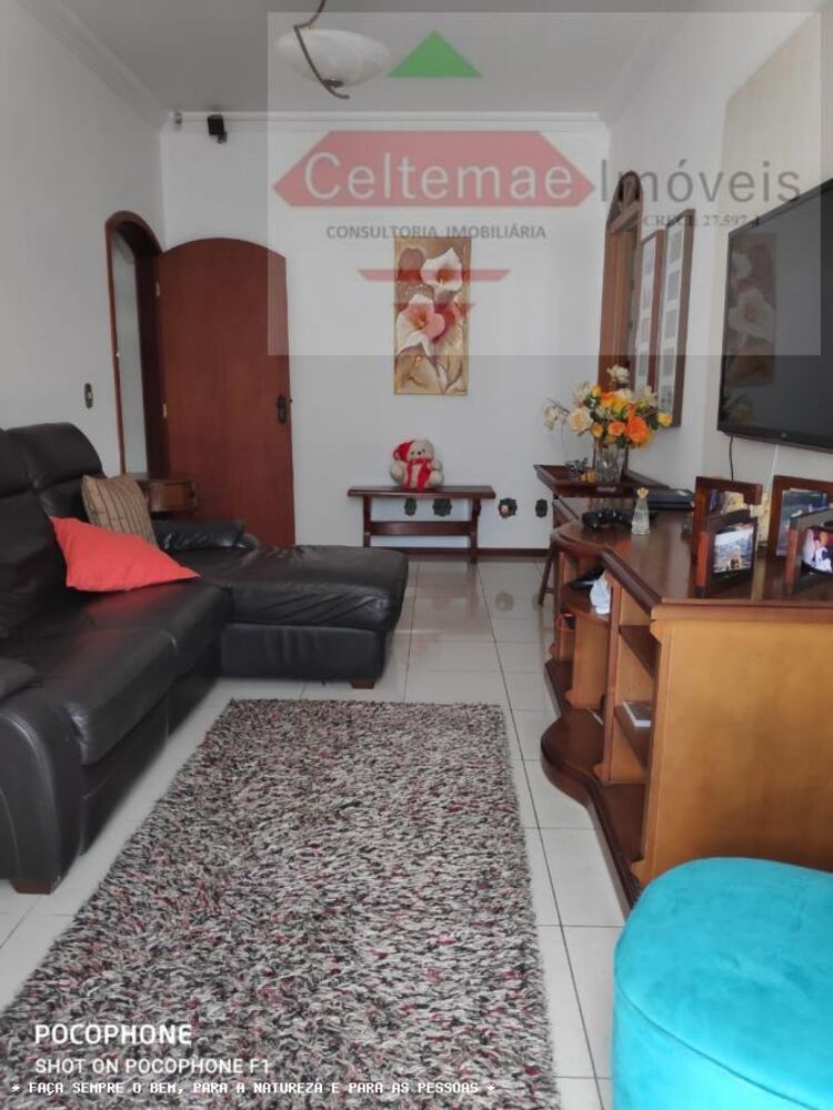 Casa de Condomínio à venda com 3 quartos, 250m² - Foto 3