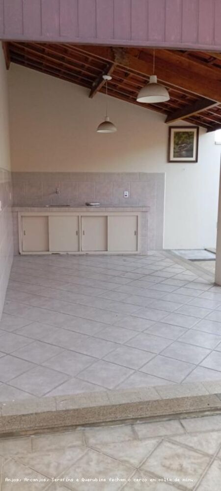 Casa, 4 quartos, 222 m² - Foto 1