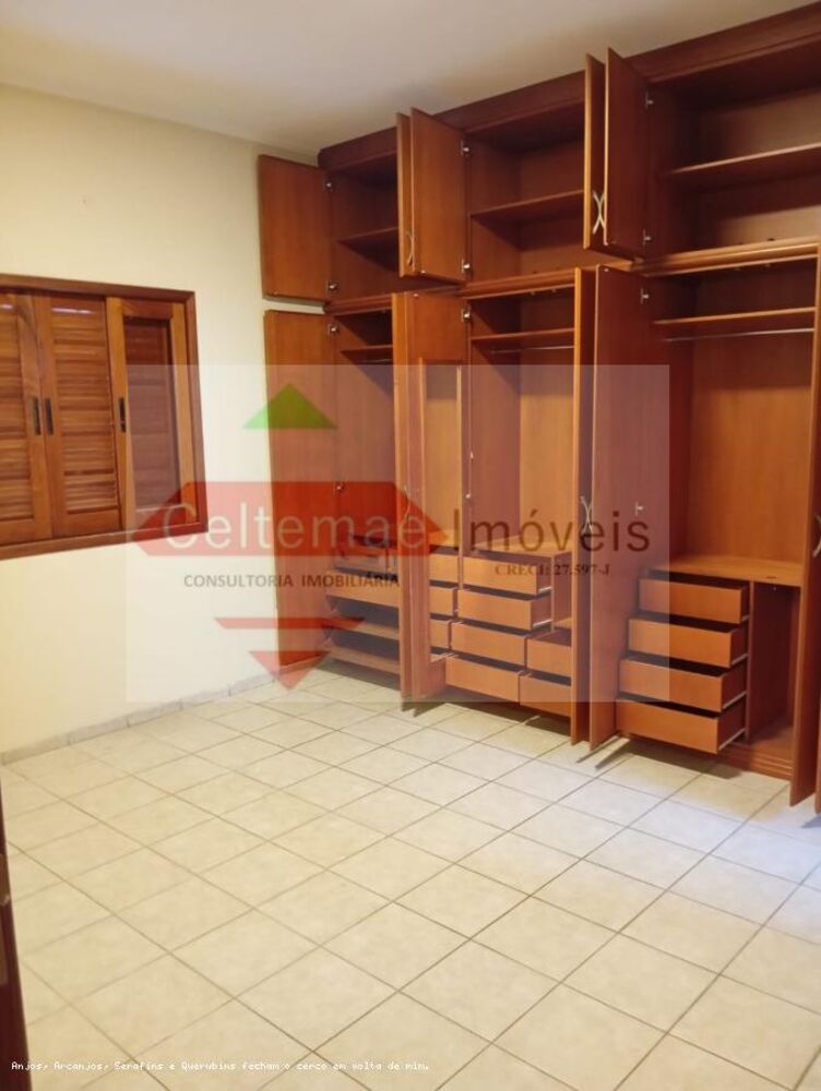 Casa, 4 quartos, 222 m² - Foto 2