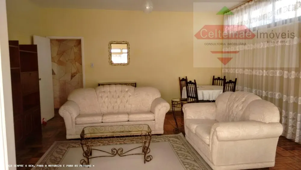 Casa, 3 quartos, 218 m² - Foto 1