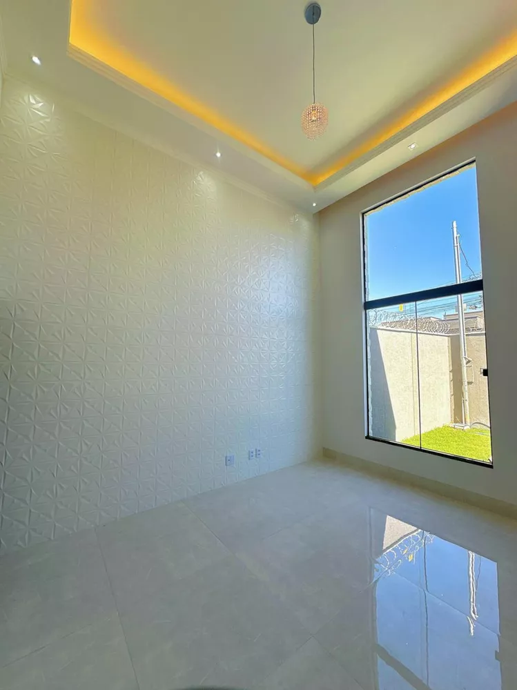 Casa à venda com 3 quartos, 202m² - Foto 4