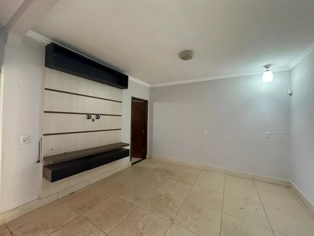 Casa à venda com 3 quartos, 200m² - Foto 4