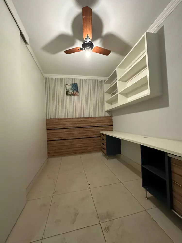 Casa à venda com 3 quartos, 200m² - Foto 2