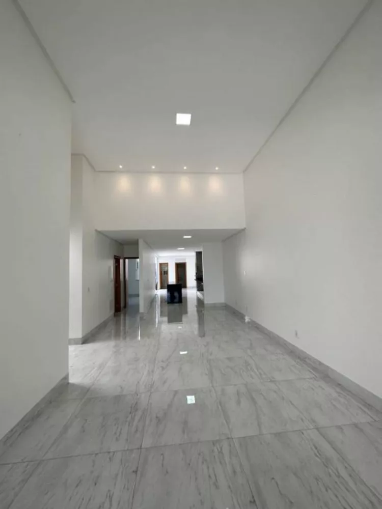 Casa à venda com 3 quartos, 200m² - Foto 2