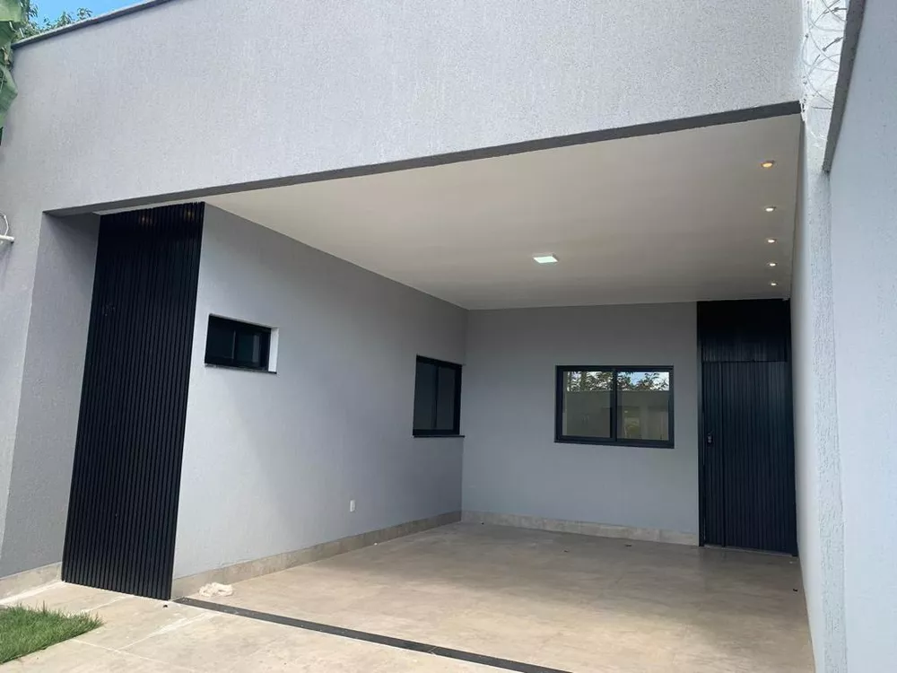 Casa à venda com 3 quartos, 210m² - Foto 2