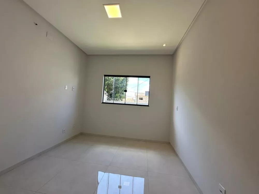 Casa à venda com 3 quartos, 240m² - Foto 3