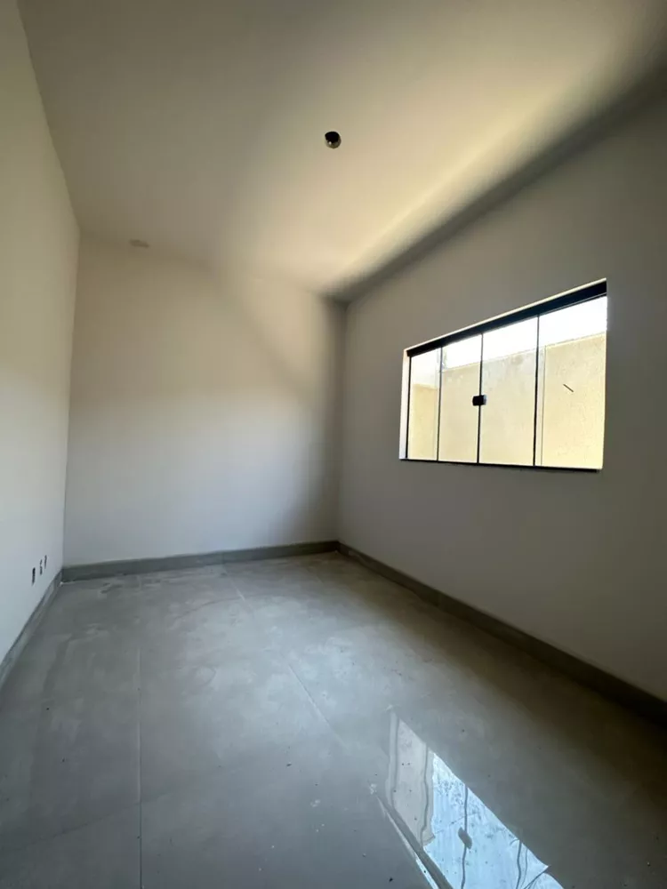 Casa à venda com 3 quartos, 208m² - Foto 4