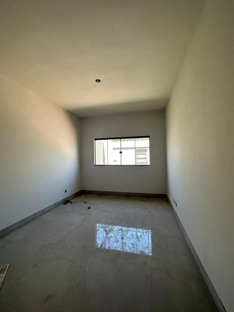 Casa à venda com 3 quartos, 208m² - Foto 2