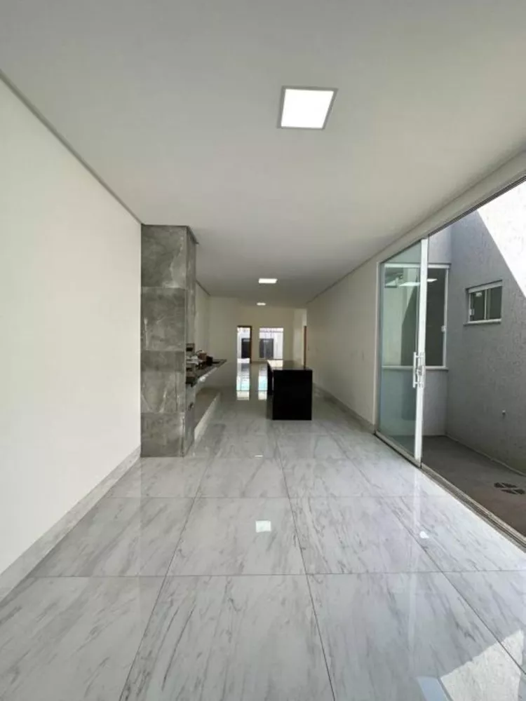 Casa à venda com 3 quartos, 200m² - Foto 4