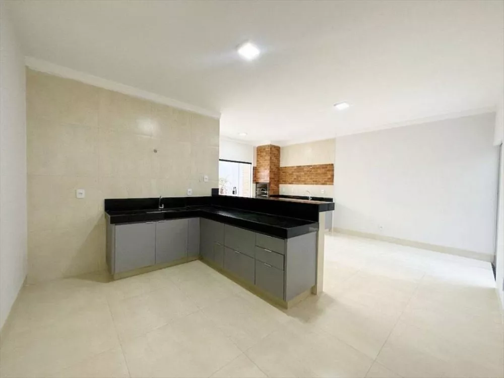 Casa à venda com 3 quartos, 187m² - Foto 4