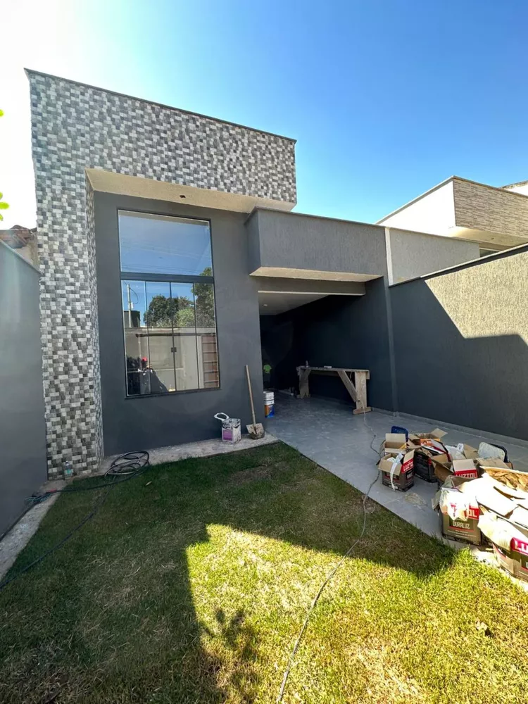 Casa à venda com 3 quartos, 180m² - Foto 1