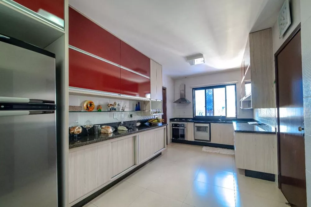 Apartamento à venda com 4 quartos, 226m² - Foto 7