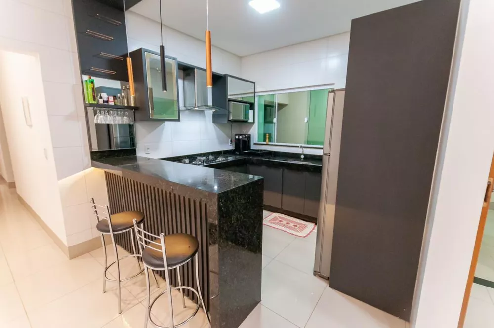 Casa à venda com 3 quartos, 200m² - Foto 12